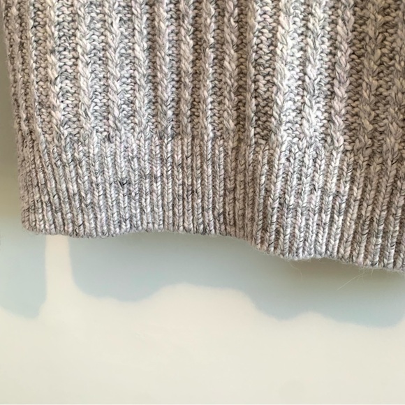 Banana Republic turtle neck sweater Size large - Picture 4 of 8